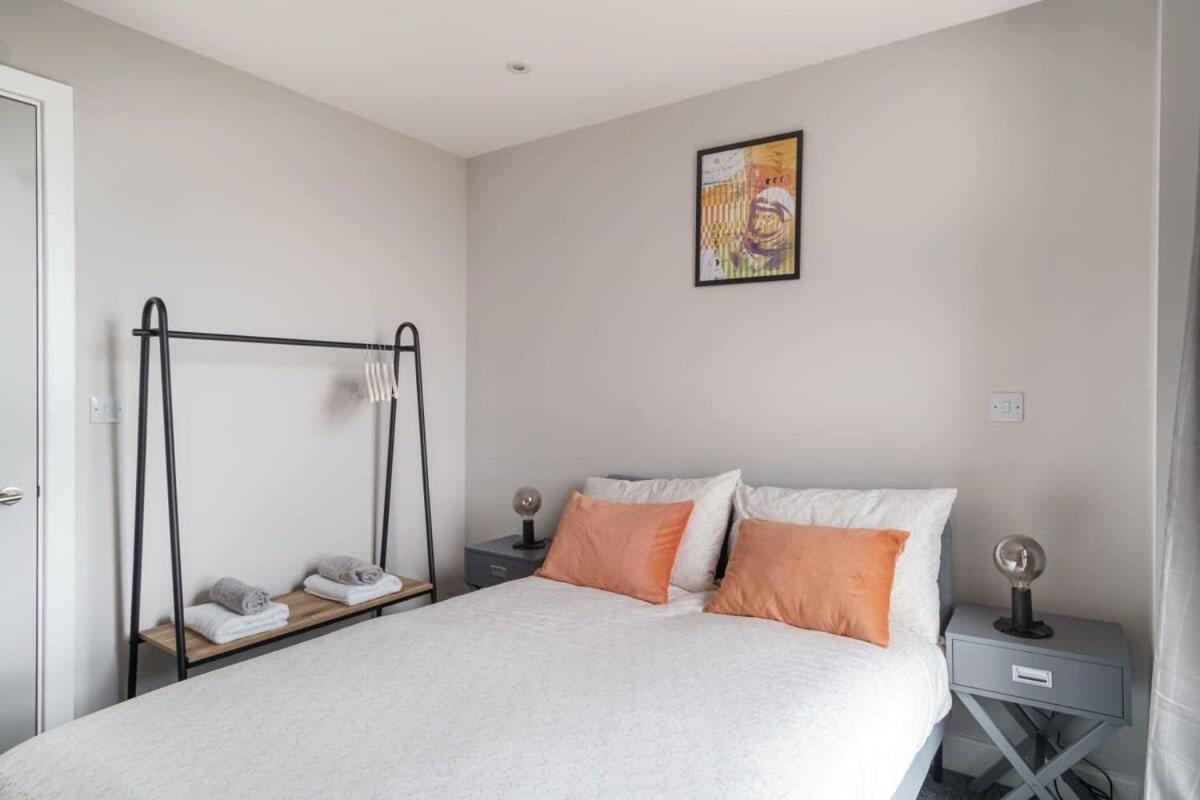 Fantastic 3 Bedroom Manchester Apartment Bagian luar foto